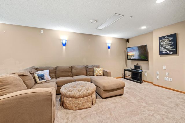 4570 Blaylock Way 4202, Inver Grove Heights, MN 55076