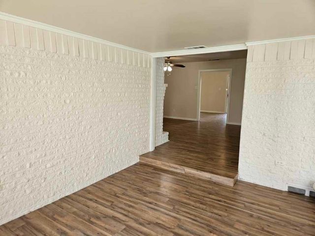 9610 Jennie Lee Lane, Dallas, TX 75227