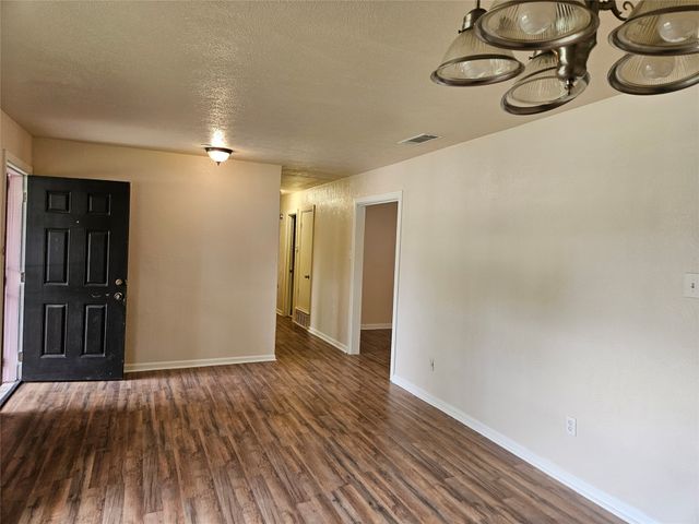 9610 Jennie Lee Lane, Dallas, TX 75227