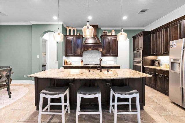 214 Reynosa Court, Pinehurst, TX 77362
