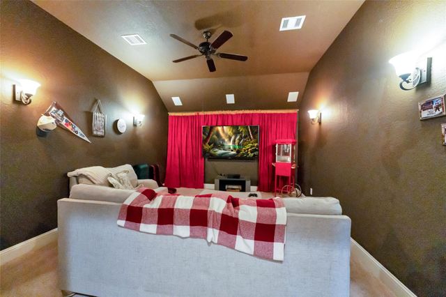 214 Reynosa Court, Pinehurst, TX 77362