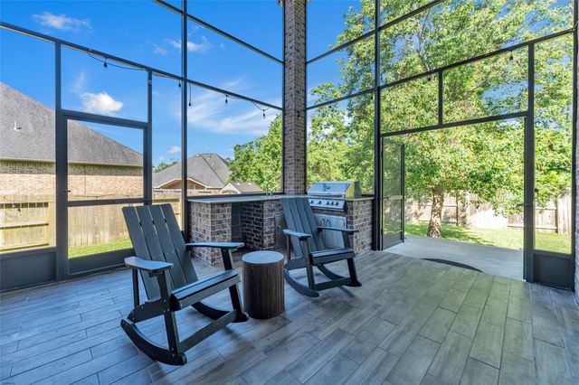 214 Reynosa Court, Pinehurst, TX 77362