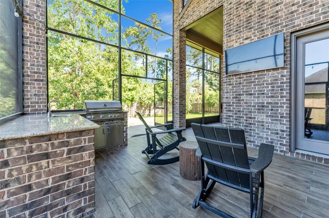 214 Reynosa Court, Pinehurst, TX 77362