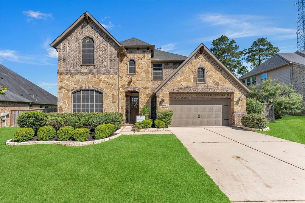 214 Reynosa Court, Pinehurst, TX 77362