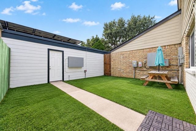 7016 S Dairy Ashford Road, Houston, TX 77072