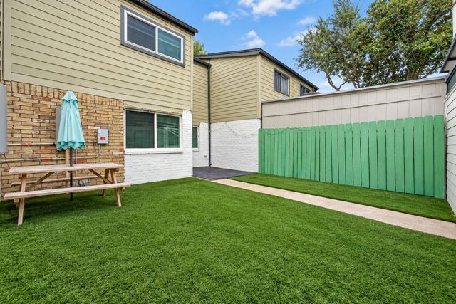 7016 S Dairy Ashford Road, Houston, TX 77072