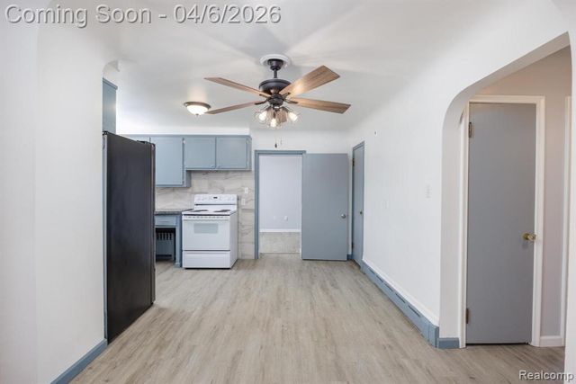 8283 Russell Street, Shelby Twp, MI 48317