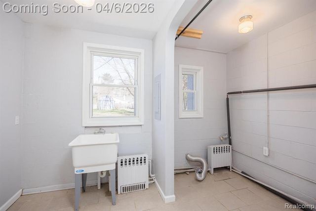 8283 Russell Street, Shelby Twp, MI 48317