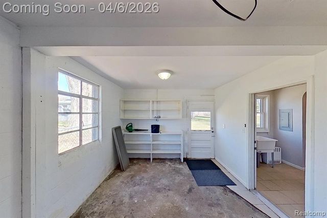 8283 Russell Street, Shelby Twp, MI 48317