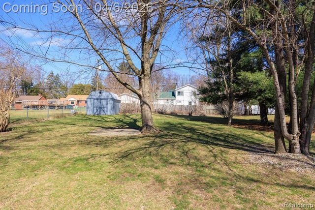 8283 Russell Street, Shelby Twp, MI 48317