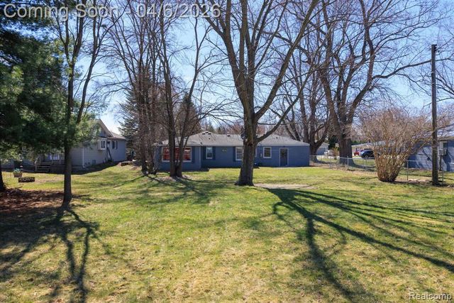 8283 Russell Street, Shelby Twp, MI 48317