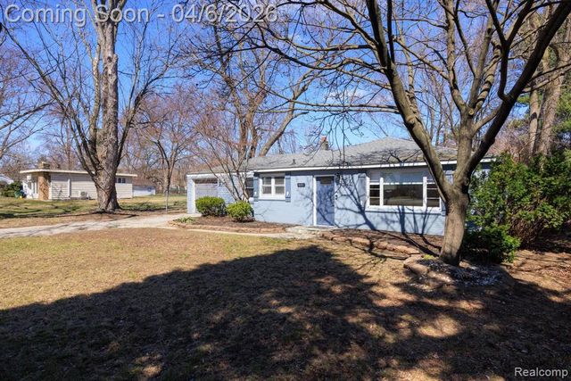 8283 Russell Street, Shelby Twp, MI 48317