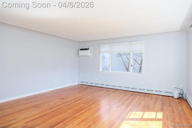 8283 Russell Street, Shelby Twp, MI 48317