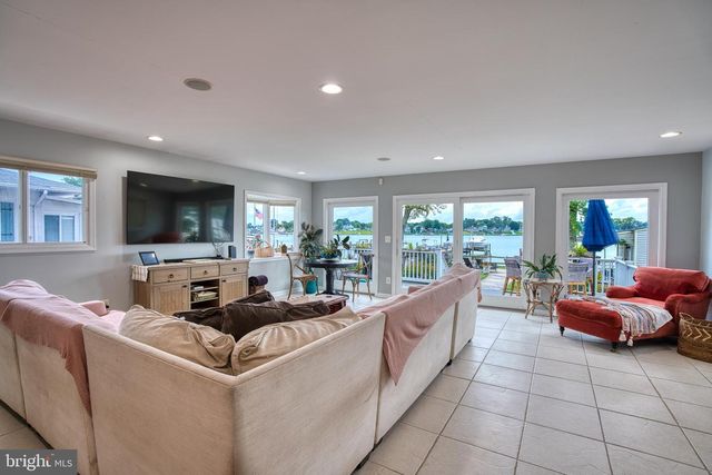 78 W KINGSTON PARK LN, Middle River, MD 21220