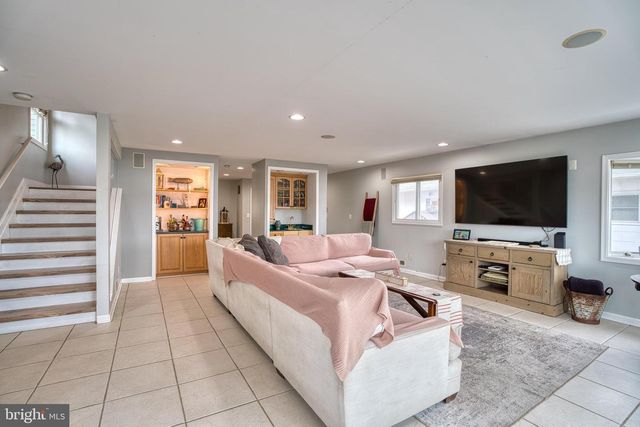 78 W KINGSTON PARK LN, Middle River, MD 21220