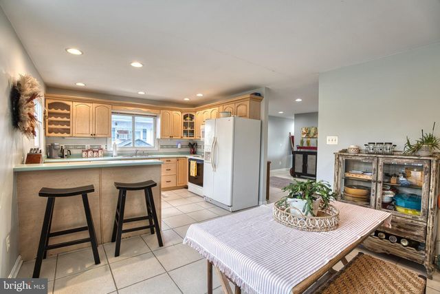 78 W KINGSTON PARK LN, Middle River, MD 21220