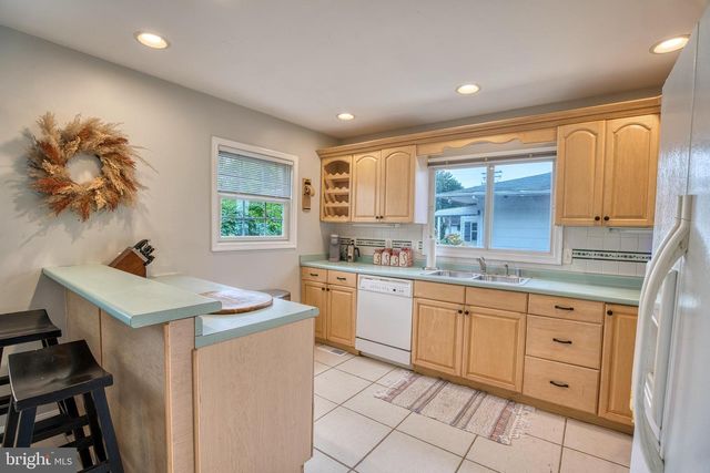 78 W KINGSTON PARK LN, Middle River, MD 21220