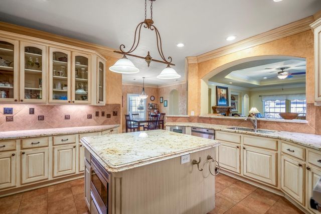 5306 Norborne Lane, Houston, TX 77069