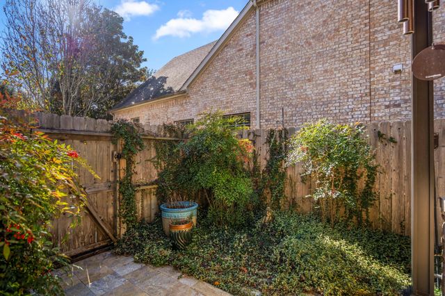 5306 Norborne Lane, Houston, TX 77069