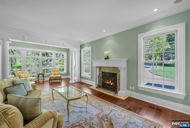 268 Woodside Avenue, Franklin Lakes, NJ 07417