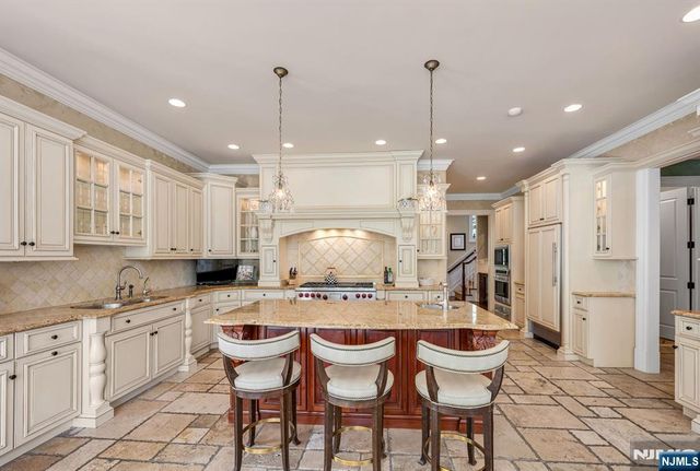 268 Woodside Avenue, Franklin Lakes, NJ 07417