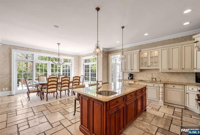 268 Woodside Avenue, Franklin Lakes, NJ 07417