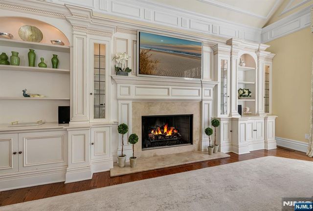 268 Woodside Avenue, Franklin Lakes, NJ 07417