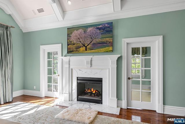 268 Woodside Avenue, Franklin Lakes, NJ 07417