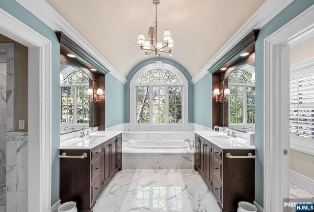 268 Woodside Avenue, Franklin Lakes, NJ 07417