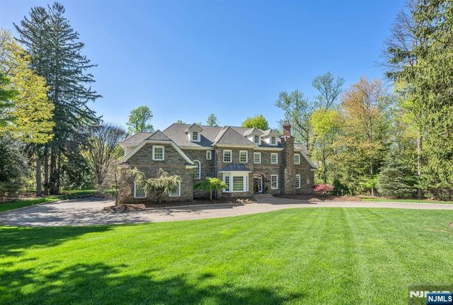 268 Woodside Avenue, Franklin Lakes, NJ 07417