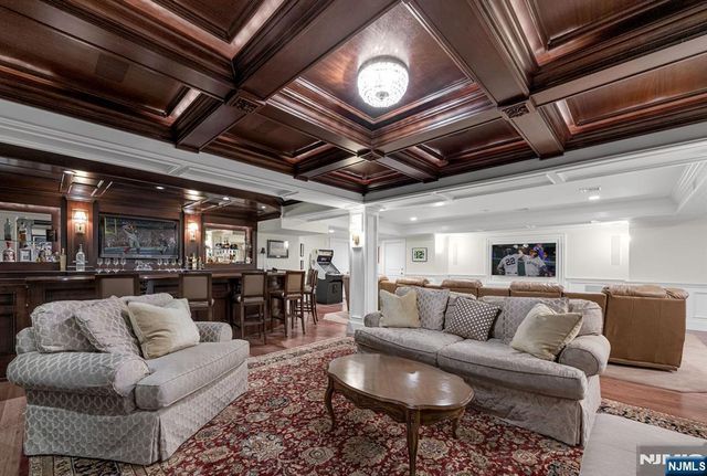 268 Woodside Avenue, Franklin Lakes, NJ 07417