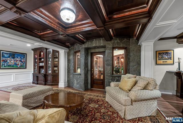 268 Woodside Avenue, Franklin Lakes, NJ 07417