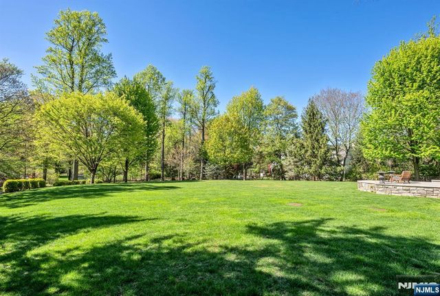 268 Woodside Avenue, Franklin Lakes, NJ 07417