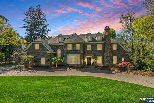 268 Woodside Avenue, Franklin Lakes, NJ 07417