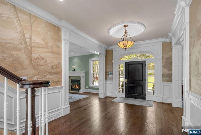 268 Woodside Avenue, Franklin Lakes, NJ 07417
