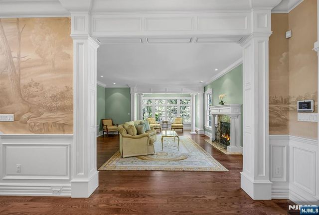 268 Woodside Avenue, Franklin Lakes, NJ 07417