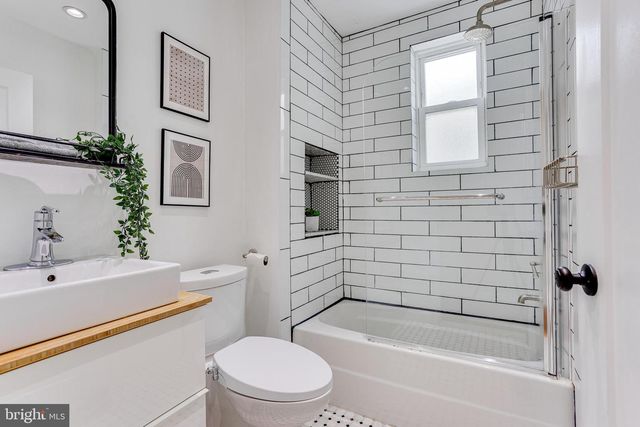 2417 S MOLE ST, Philadelphia, PA 19145