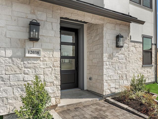 12038 Royal Oaks Banner Way, Houston, TX 77082