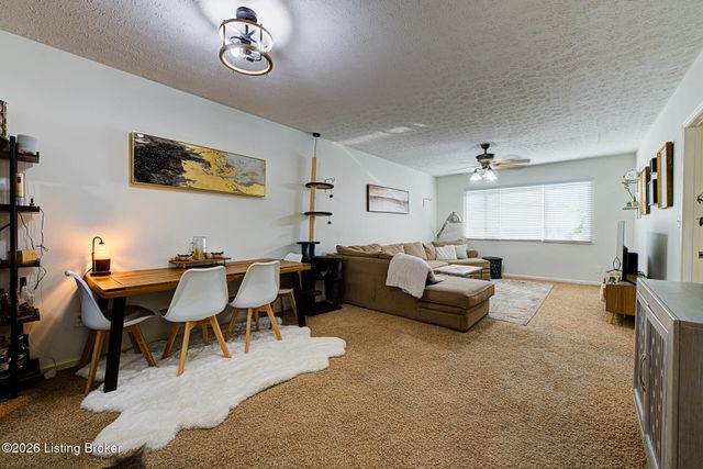 302 Casa Bella Ct, Louisville, KY 40220