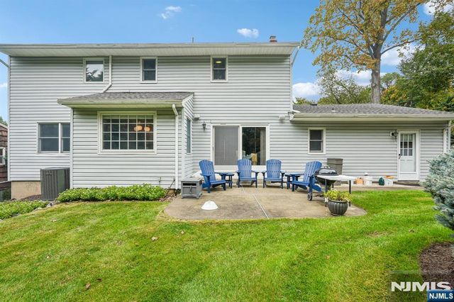 26 Almroth Drive, Wayne, NJ 07470