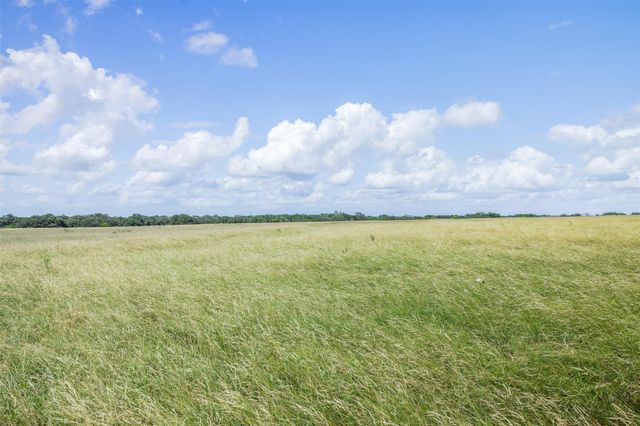 2550 County Road 201, Weimar, TX 78962