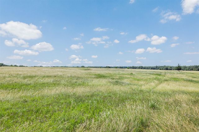 2550 County Road 201, Weimar, TX 78962