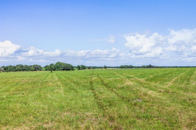2550 County Road 201, Weimar, TX 78962