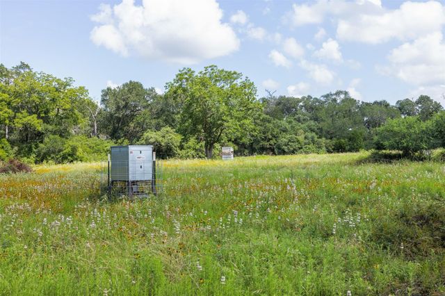 2550 County Road 201, Weimar, TX 78962