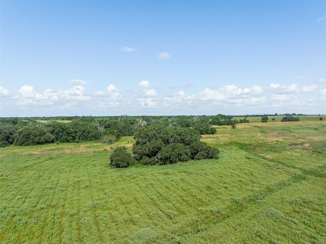2550 County Road 201, Weimar, TX 78962