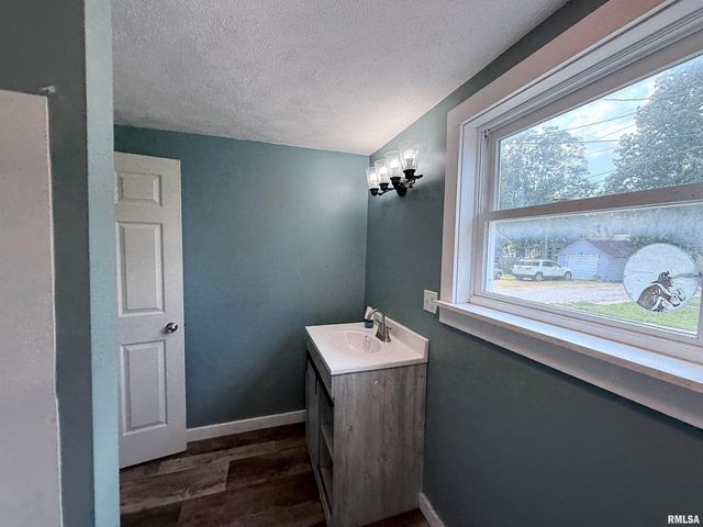 407 N BUCHANAN Street, Marion, IL 62959