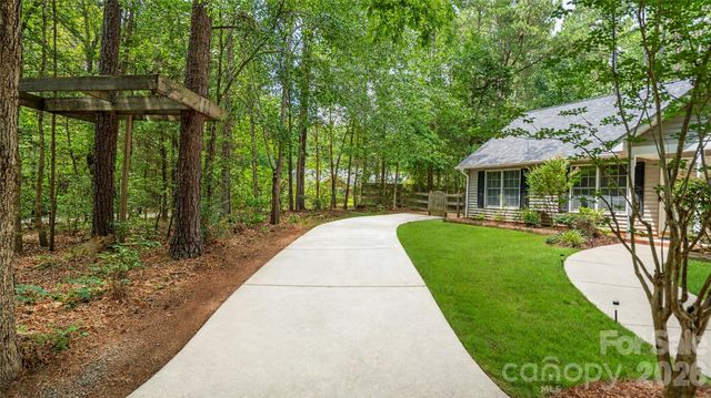 8003 Hope Lane, Waxhaw, NC 28173