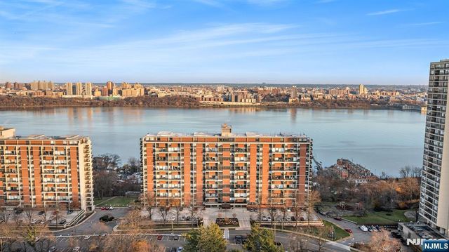 3 Horizon G-11, Fort Lee, NJ 07024