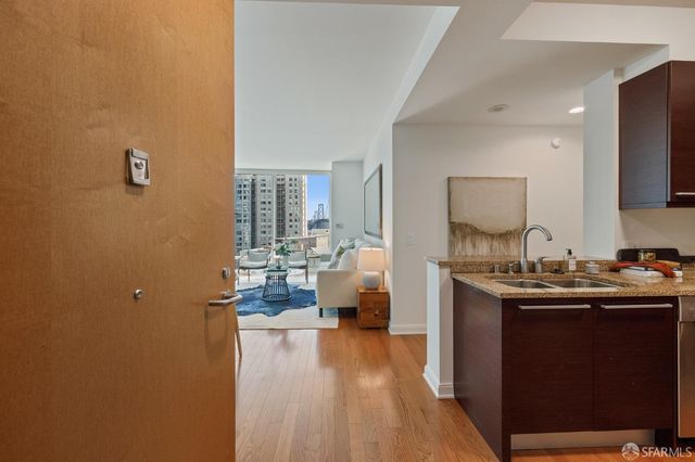 425 1st Street 1008, San Francisco, CA 94105