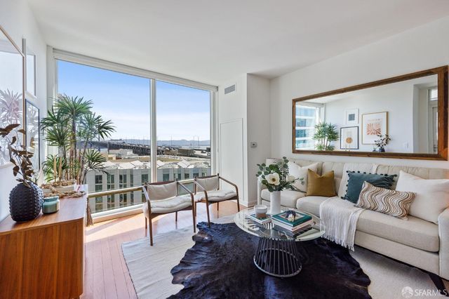 425 1st Street 1008, San Francisco, CA 94105